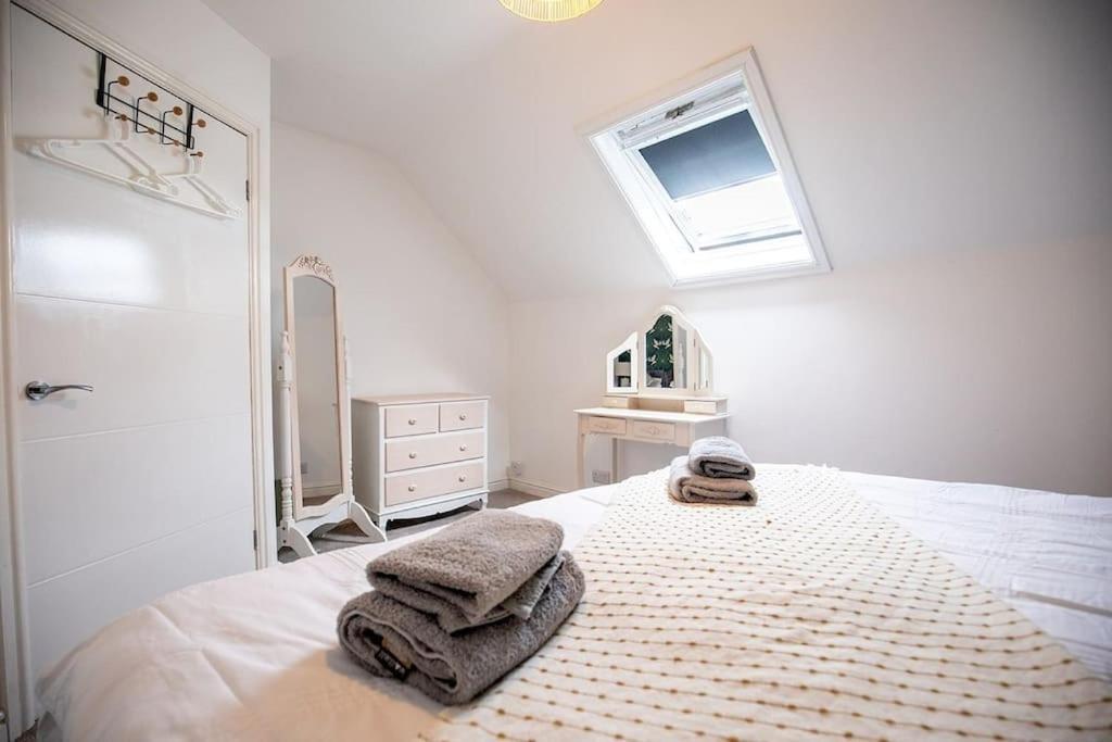 Apartment Anchorage 6 - Two Bed Close To The Centre And The Beach, Located In Llandudno, North Wales