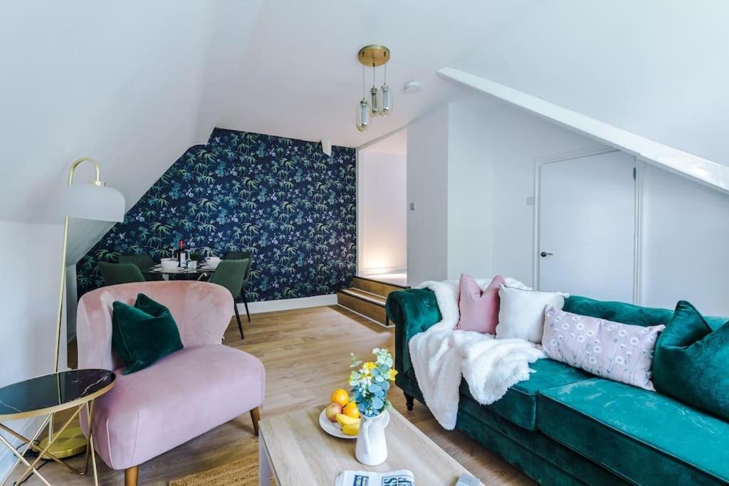 Apartment Anchorage 6 - Two Bed Close To The Centre And The Beach, Located In Llandudno, North Wales *