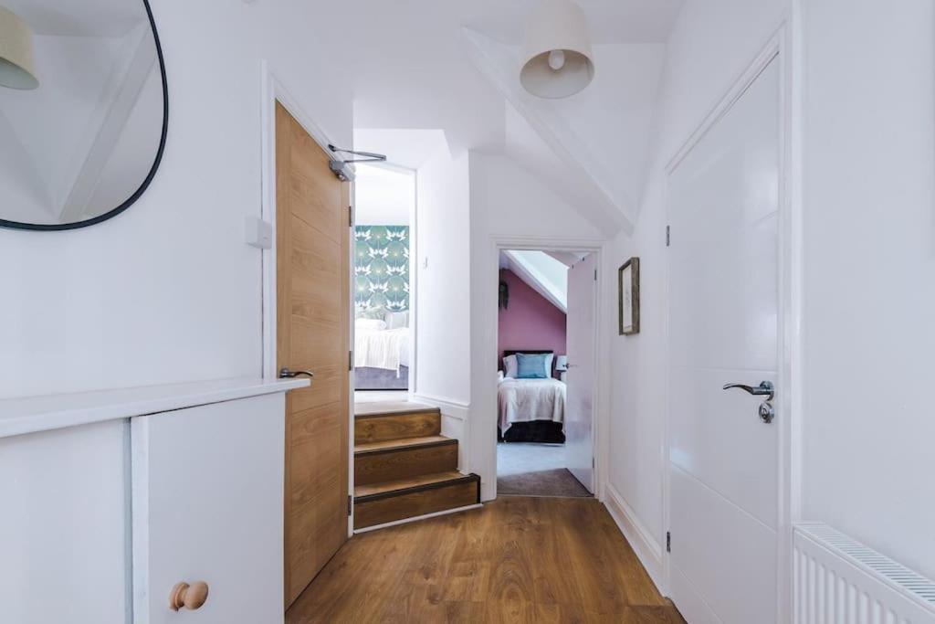 Anchorage 6 - Two Bed Close To The Centre And The Beach, Located In Llandudno, North Wales Apartment Llandudno