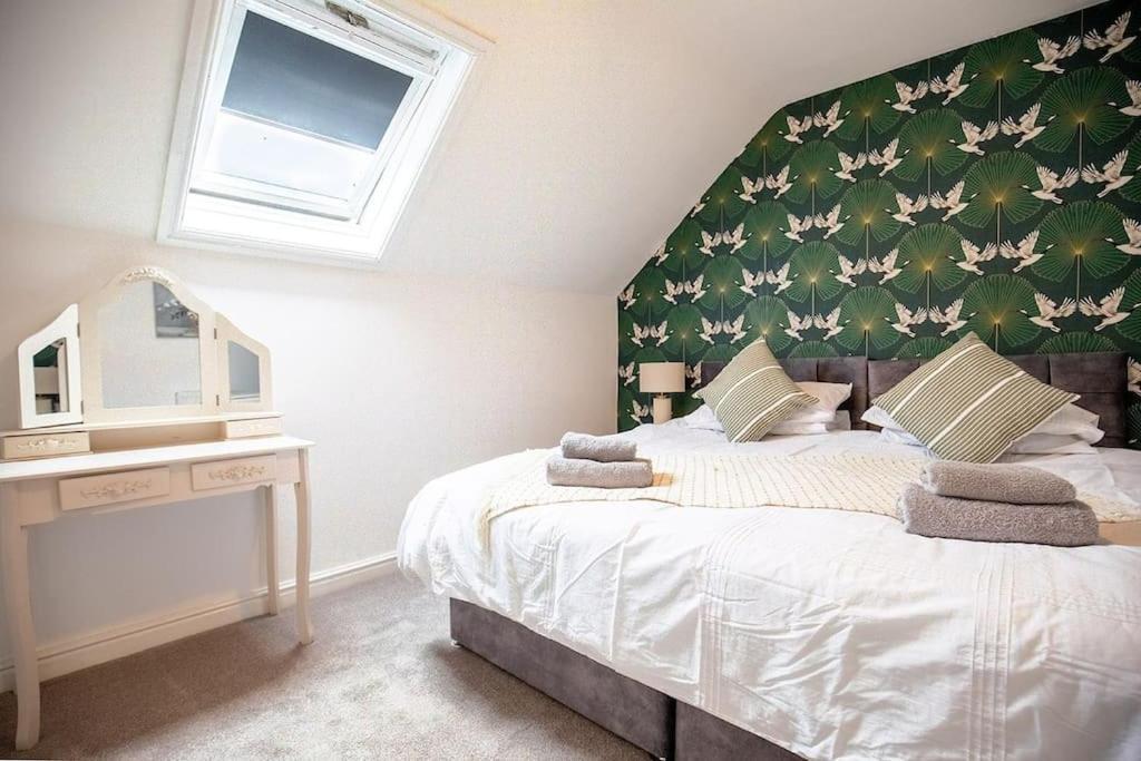 Anchorage 6 - Two Bed Close To The Centre And The Beach, Located In Llandudno, North Wales * Llandudno