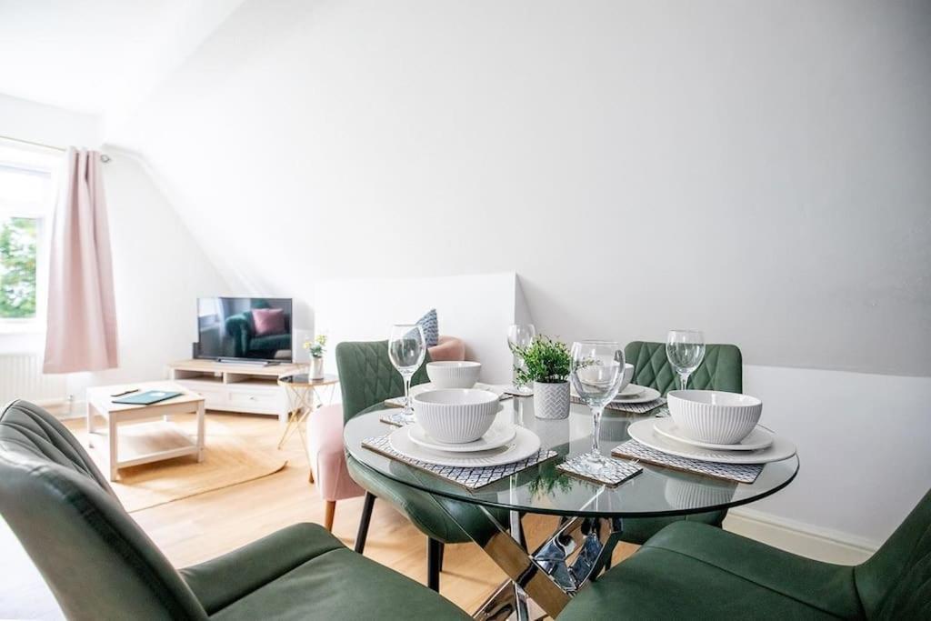 Anchorage 6 - Two Bed Close To The Centre And The Beach, Located In Llandudno, North Wales * Llandudno