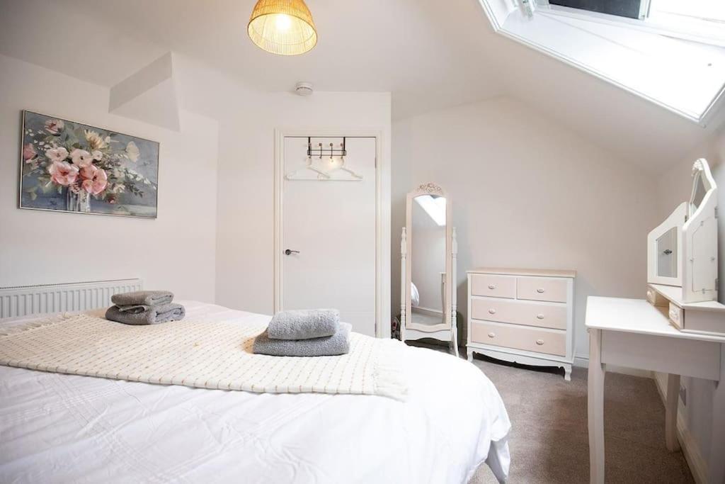Apartment Anchorage 6 - Two Bed Close To The Centre And The Beach, Located In Llandudno, North Wales *