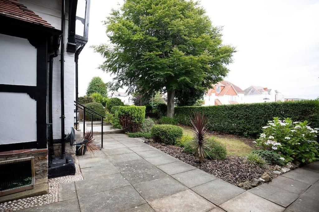 Apartment Anchorage 6 - Two Bed Close To The Centre And The Beach, Located In Llandudno, North Wales *